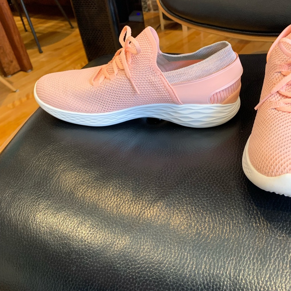 Skechers  sz 7.5, sneakers  gently used